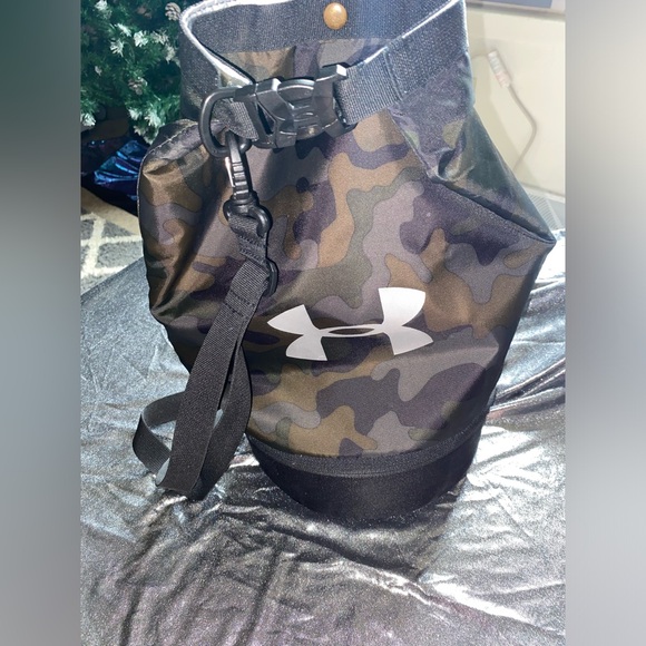 Under Armour lunchbox - Picture 1 of 1